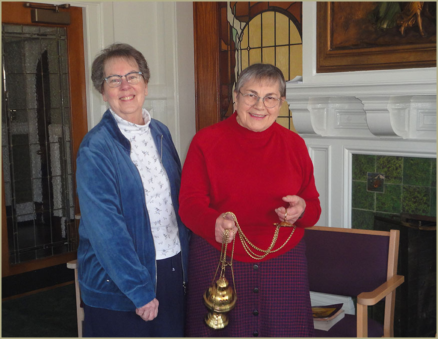 Cleveland Carmel - Sisters Donna and Bernadette with incensor